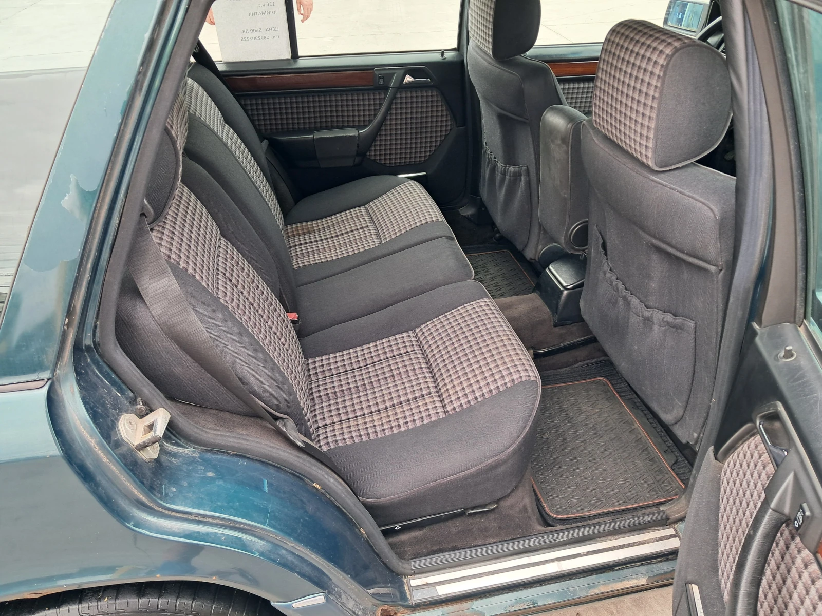 Mercedes-Benz E 300  - изображение 9