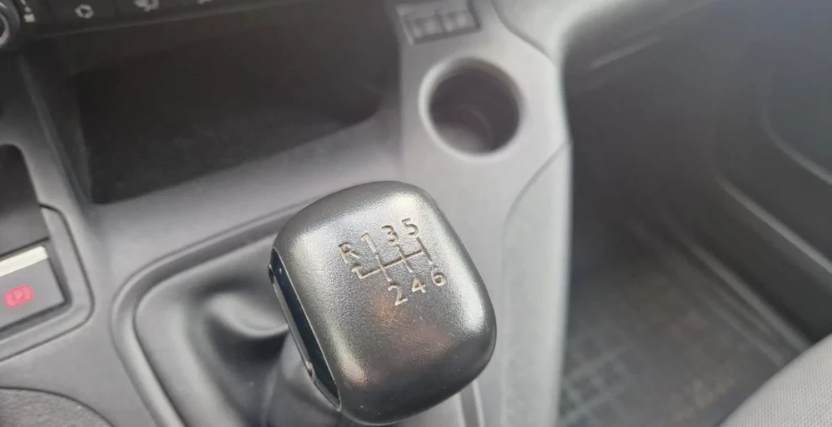Peugeot Partner 1.5HDI Товарен 130кс Нов Внос - изображение 9