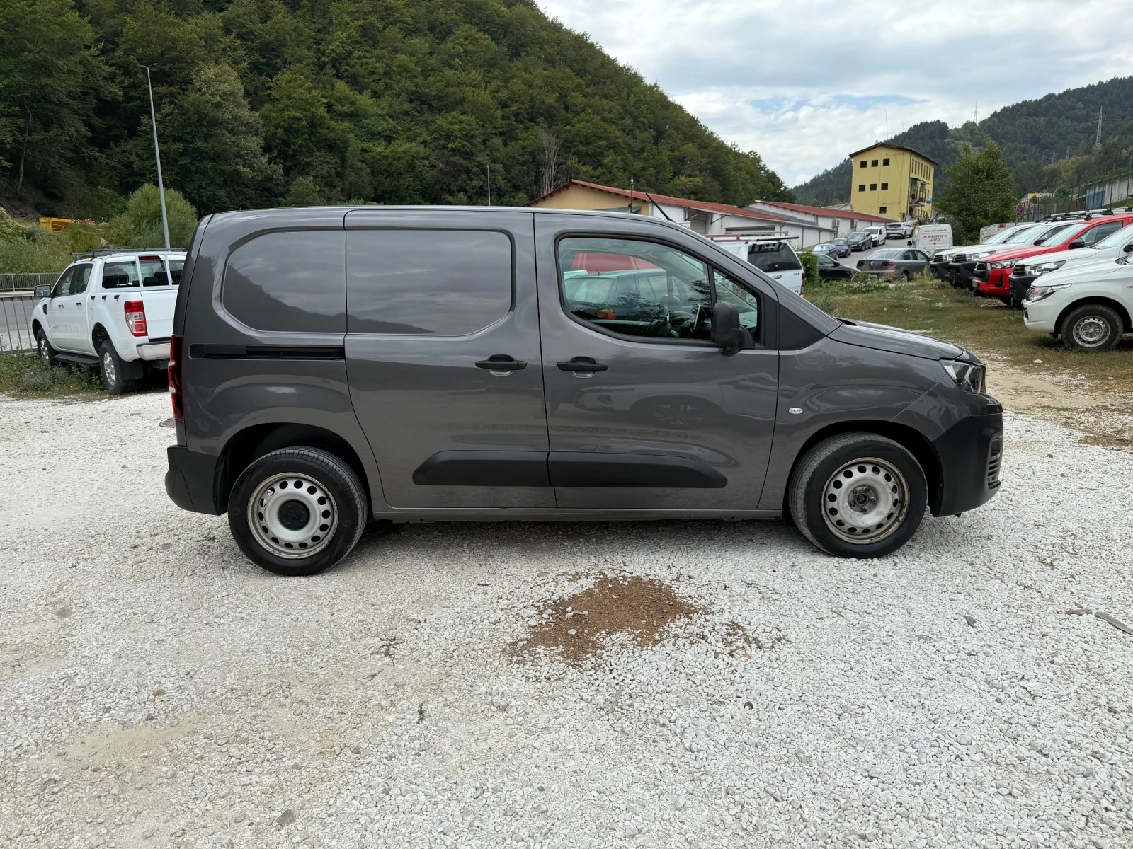Peugeot Partner 1.5HDI Товарен 130кс Нов Внос - изображение 6