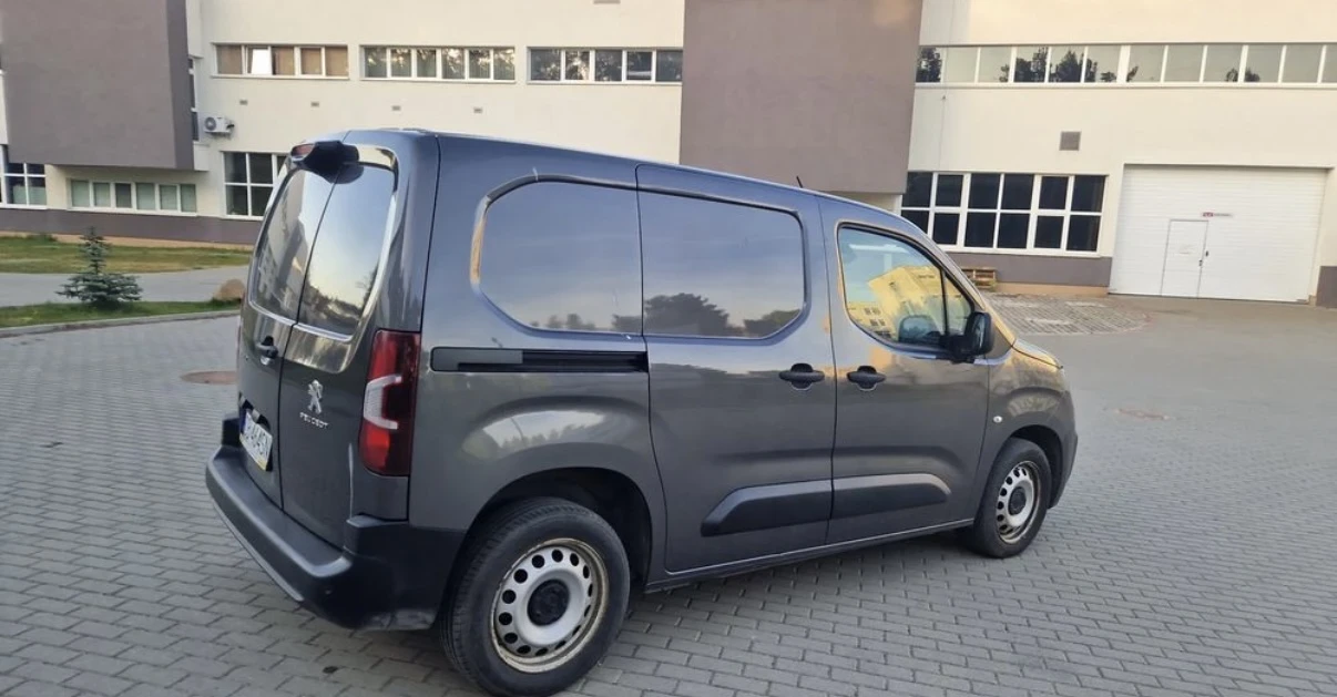 Peugeot Partner 1.5HDI Товарен 130кс Нов Внос - изображение 4
