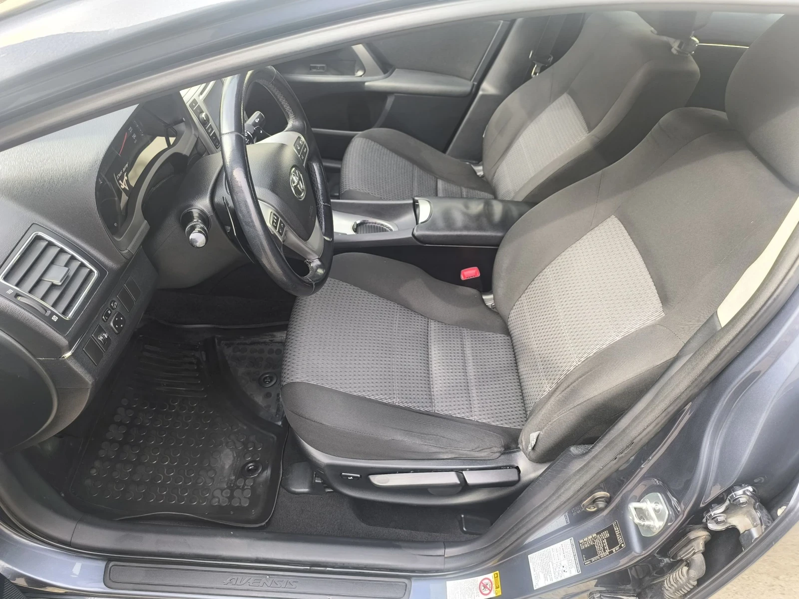 Toyota Avensis  - изображение 10