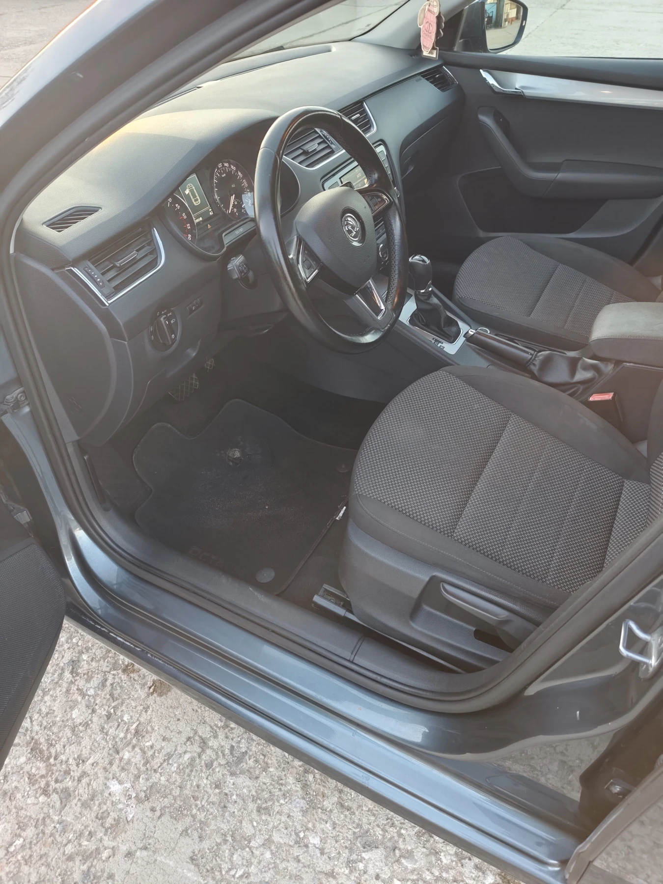 Skoda Octavia 1.6 - изображение 9