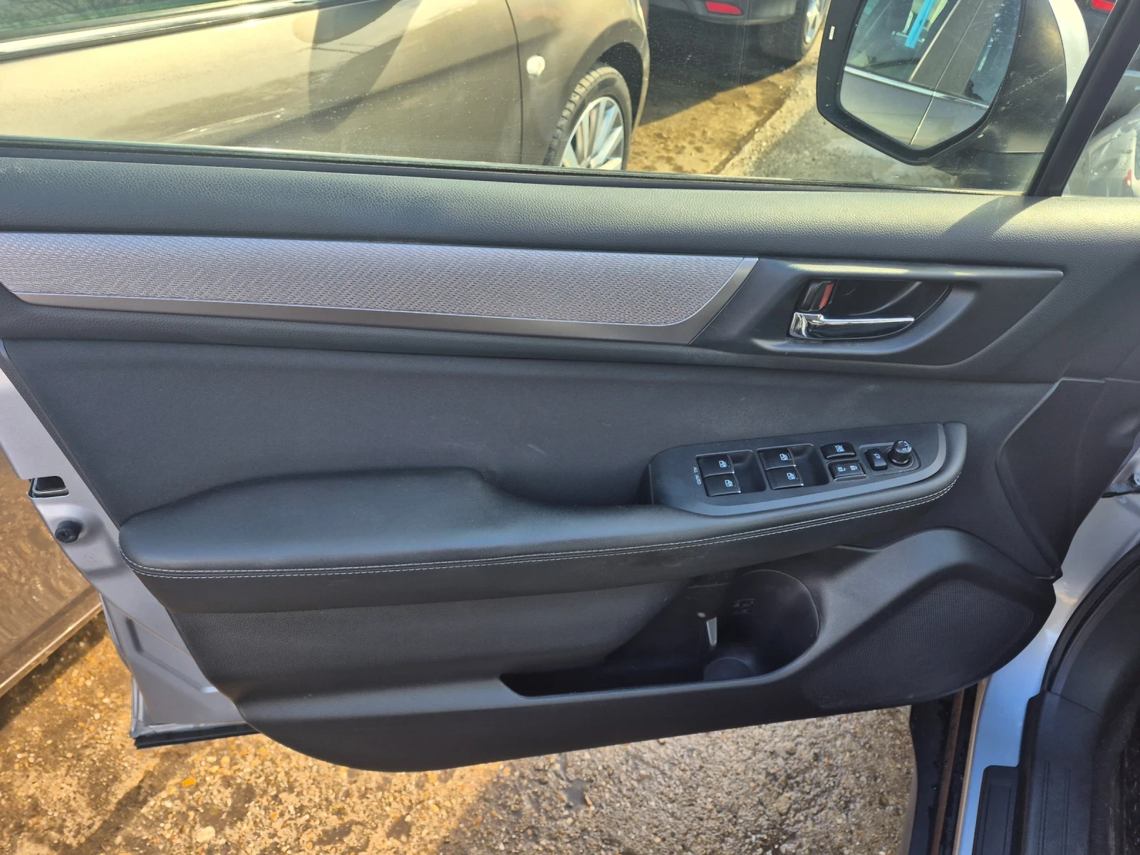 Subaru Outback 2017  �  4+ 4 �������� | Mobile.bg � ����������� 9