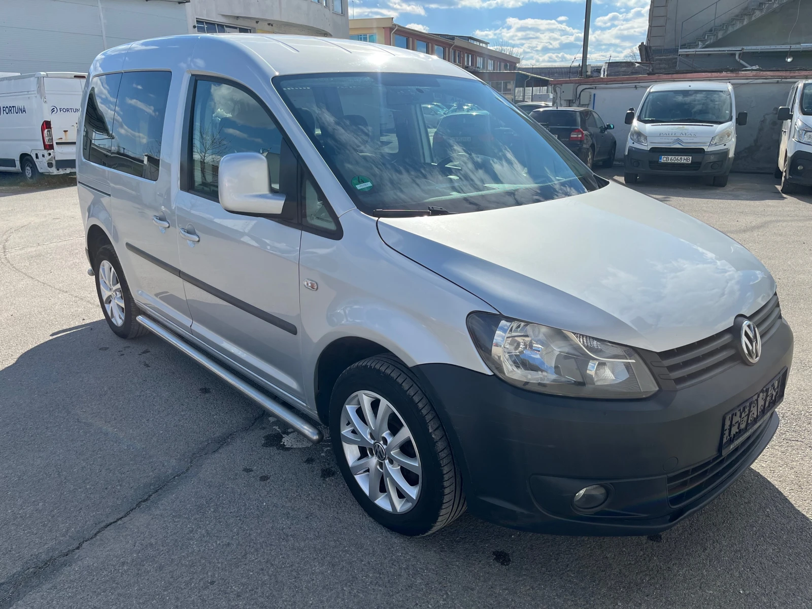 VW Caddy 1.6TDI, АВТОМАТ EURO5, снимка 3 - Автомобили и джипове - 53637327
