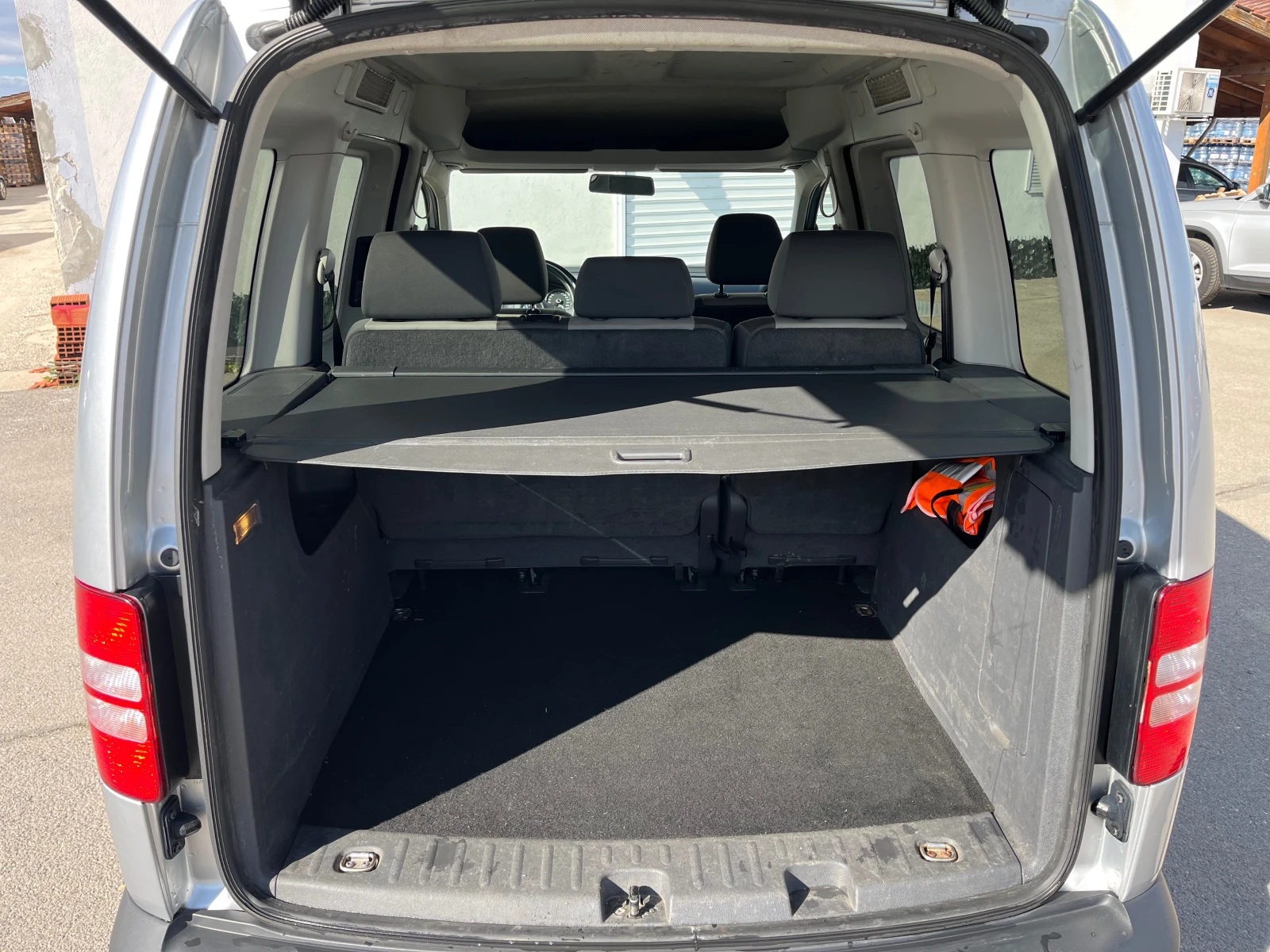 VW Caddy 1.6TDI, АВТОМАТ EURO5, снимка 15 - Автомобили и джипове - 53637327