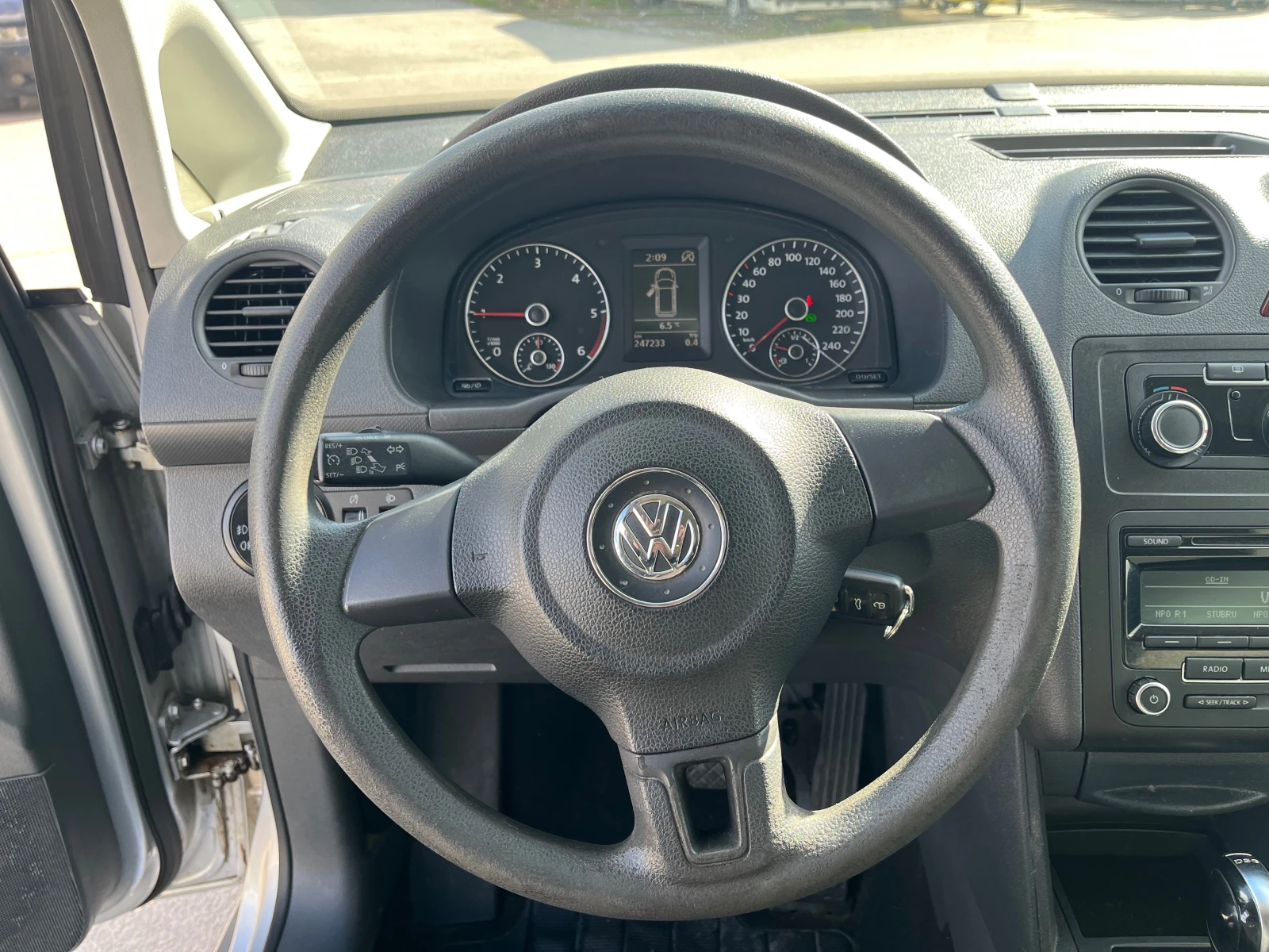 VW Caddy 1.6TDI, АВТОМАТ EURO5, снимка 12 - Автомобили и джипове - 53637327