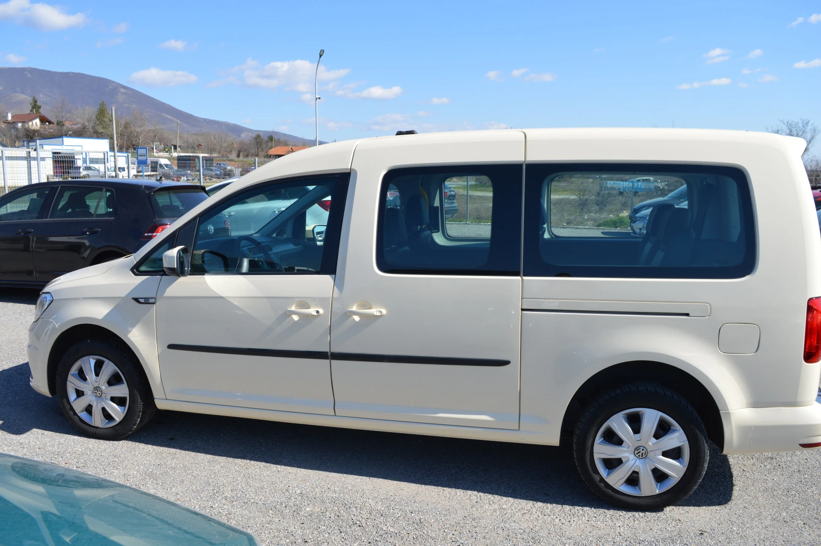 VW Caddy 2.0TDI-MAXI-7MESTA-DSG - изображение 8