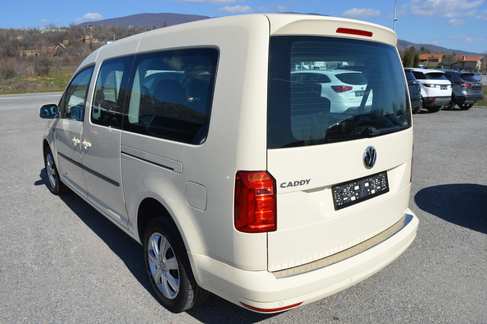 VW Caddy 2.0TDI-MAXI-7MESTA-DSG - изображение 7