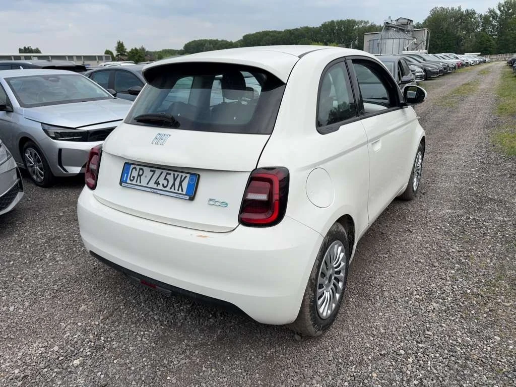 Fiat 500 e, снимка 2 - Автомобили и джипове - 54341760