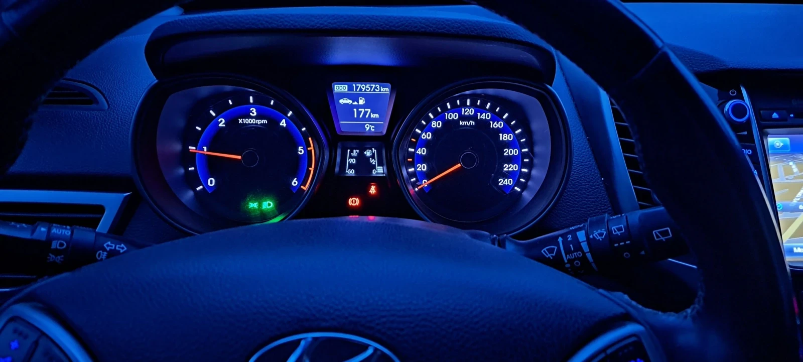 Hyundai I30 110 кс 1.6, снимка 6 - Автомобили и джипове - 54362344