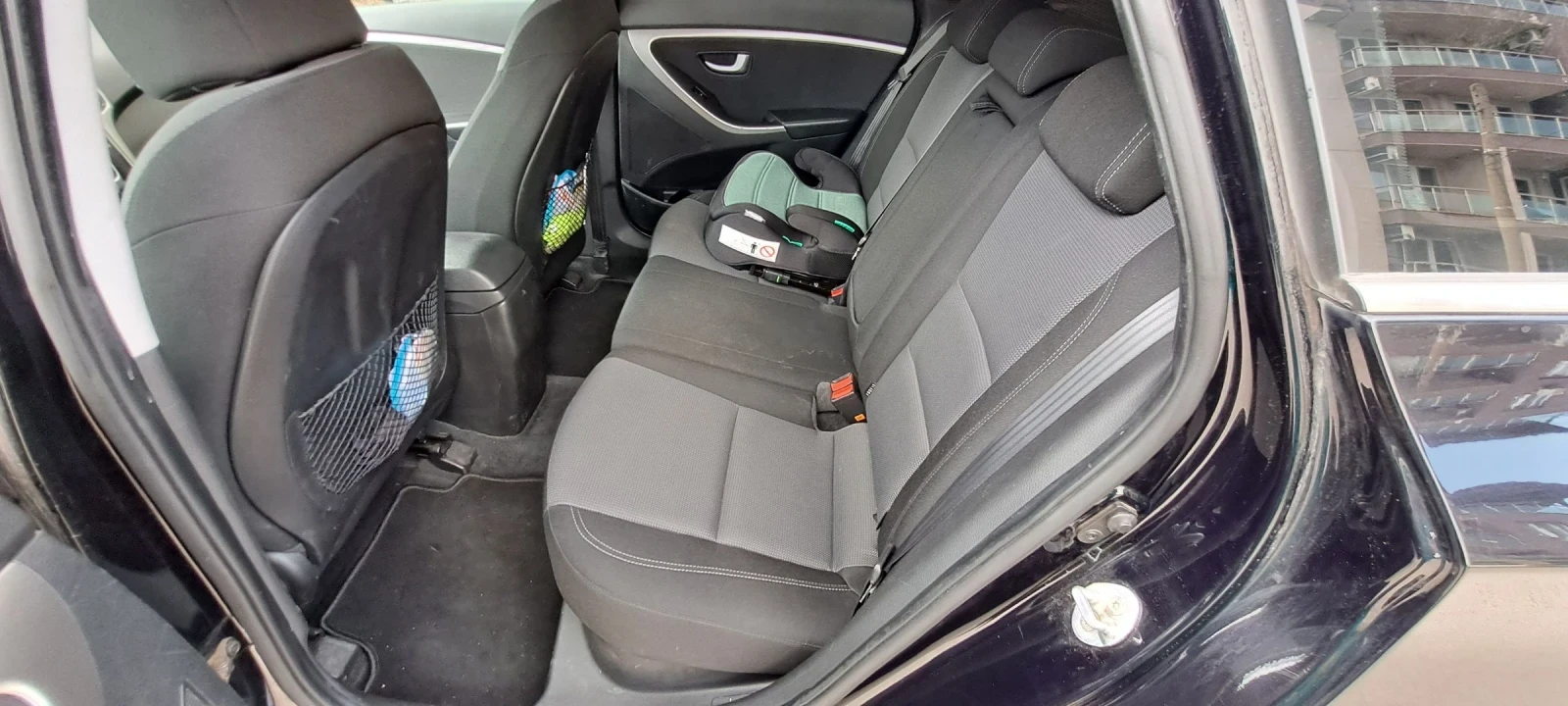 Hyundai I30 110 кс 1.6, снимка 11 - Автомобили и джипове - 54362344