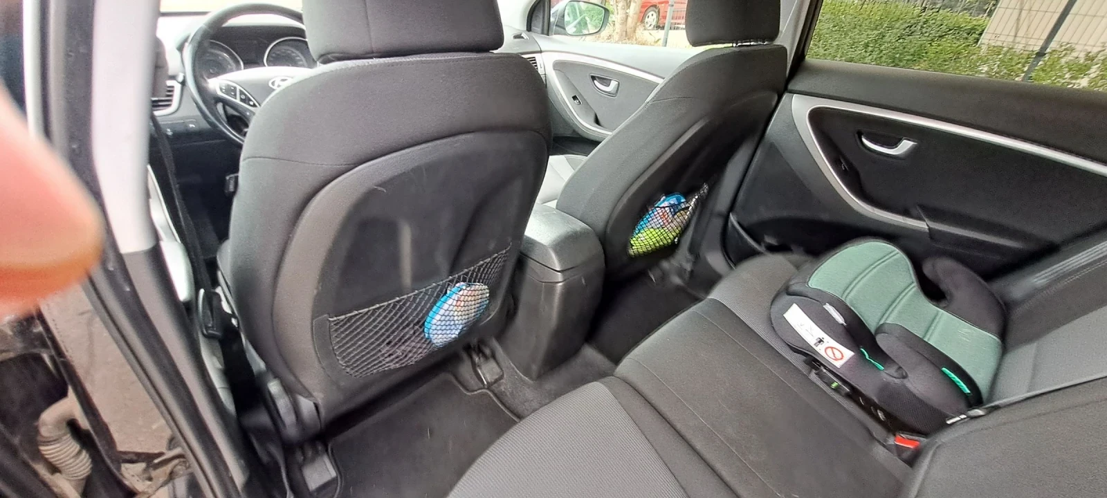 Hyundai I30 110 кс 1.6, снимка 10 - Автомобили и джипове - 54362344