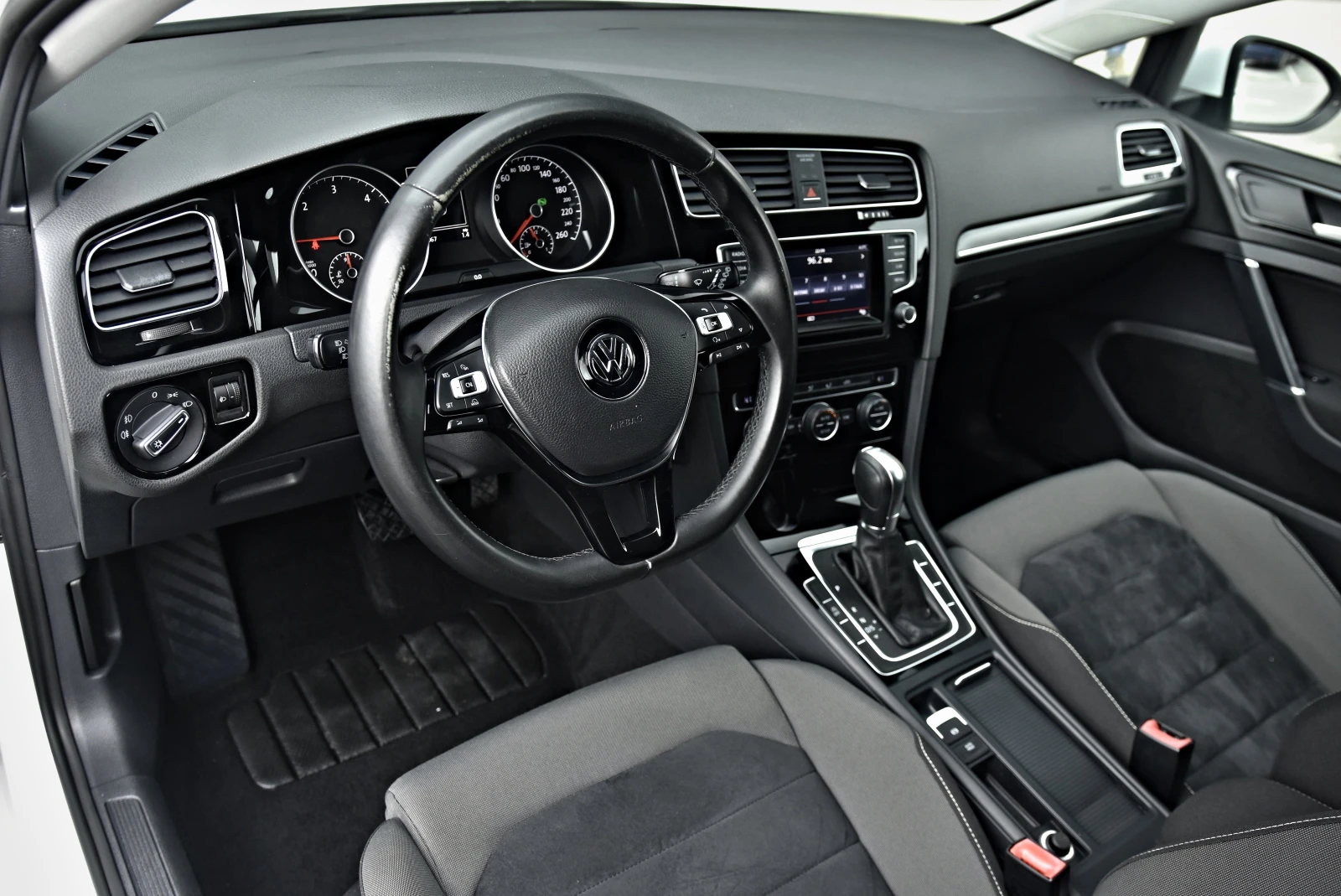 VW Golf HIGHLINE* АВТОМАТИК* , снимка 7 - Автомобили и джипове - 54388616