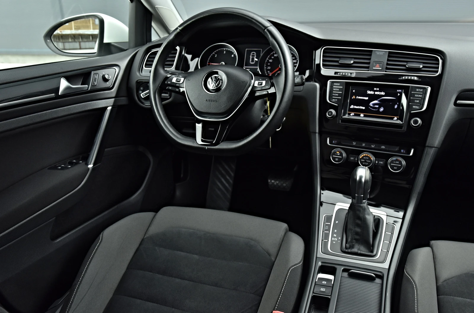 VW Golf HIGHLINE* АВТОМАТИК* , снимка 13 - Автомобили и джипове - 54388616