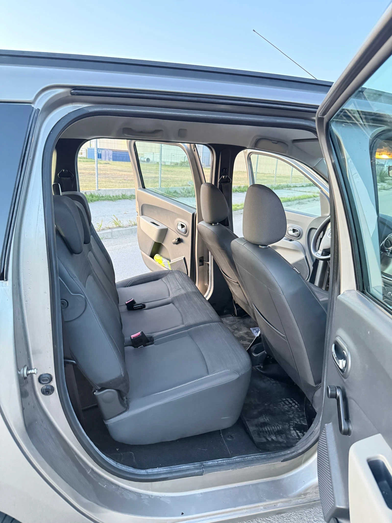 Dacia Lodgy, снимка 8 - Автомобили и джипове - 54492770