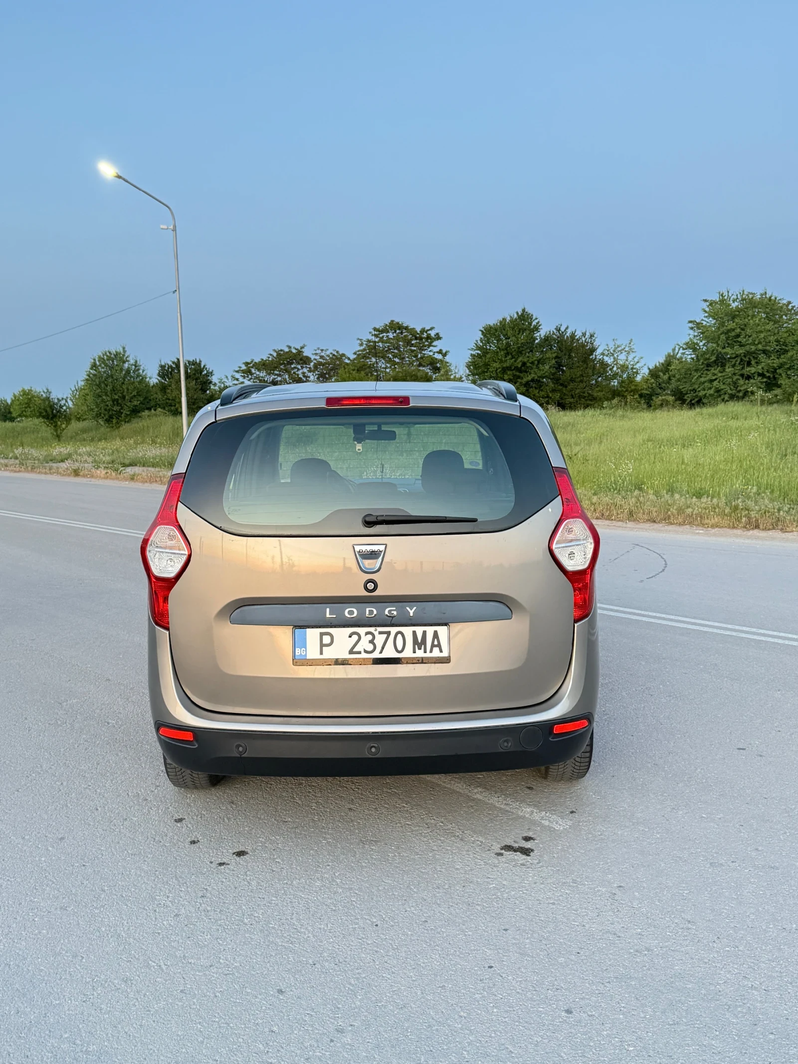 Dacia Lodgy, снимка 5 - Автомобили и джипове - 54492770