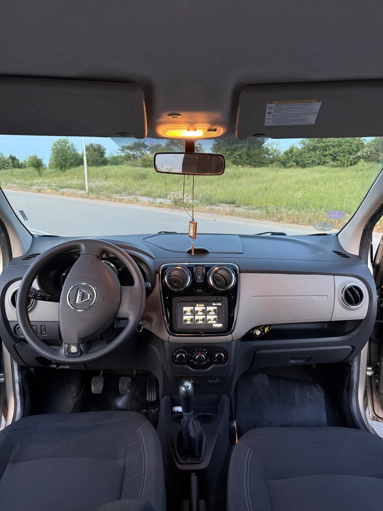Dacia Lodgy, снимка 11 - Автомобили и джипове - 54492770