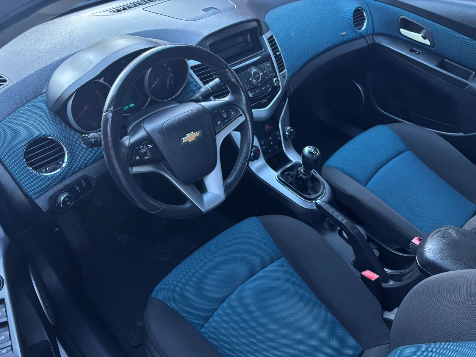 Chevrolet Cruze 1.6 i FACE /134k км, снимка 10 - Автомобили и джипове - 54582759