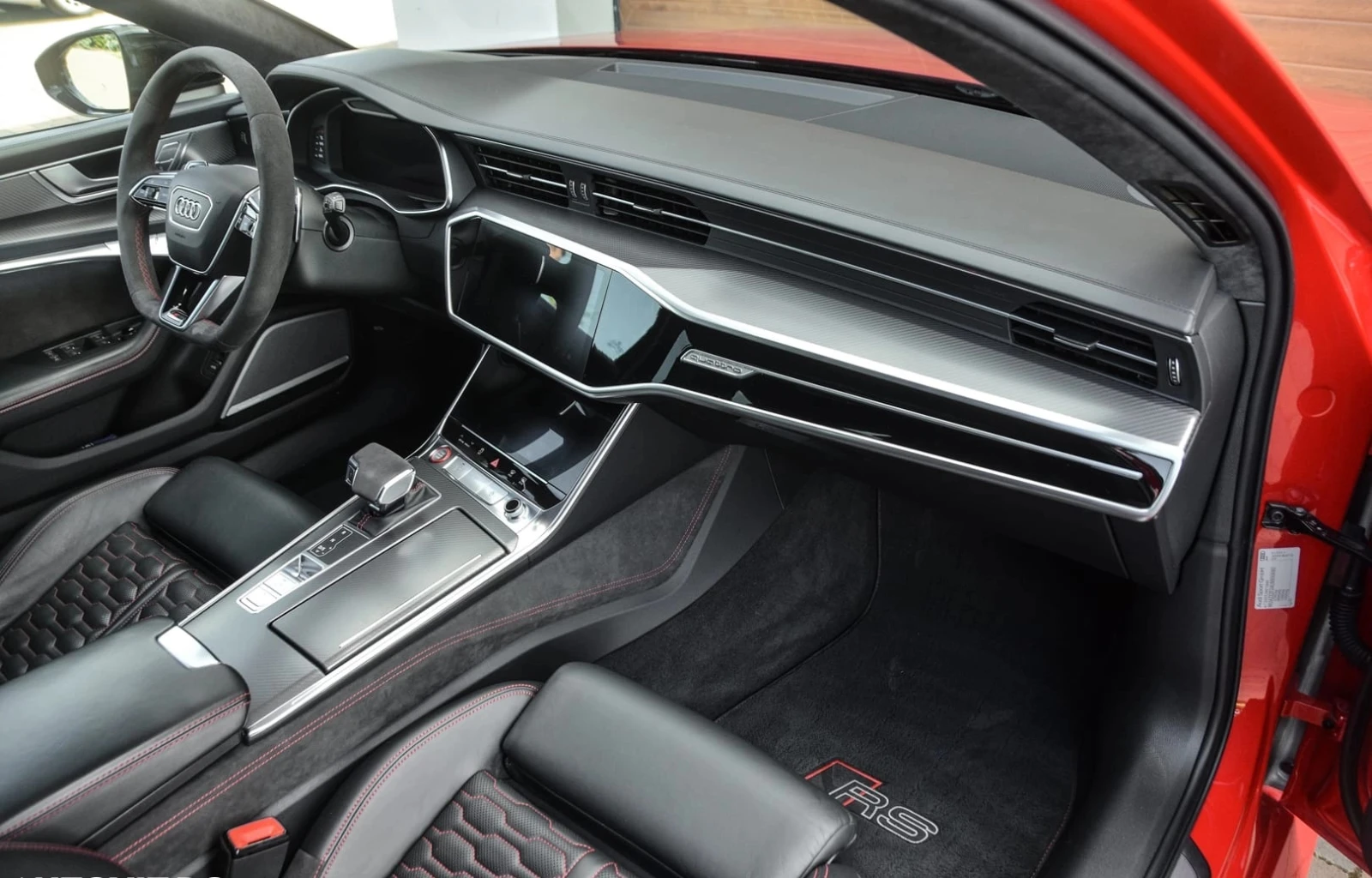 Audi Rs6 Avant 4.0 TFSI V8 Quattro, снимка 10 - Автомобили и джипове - 54749694