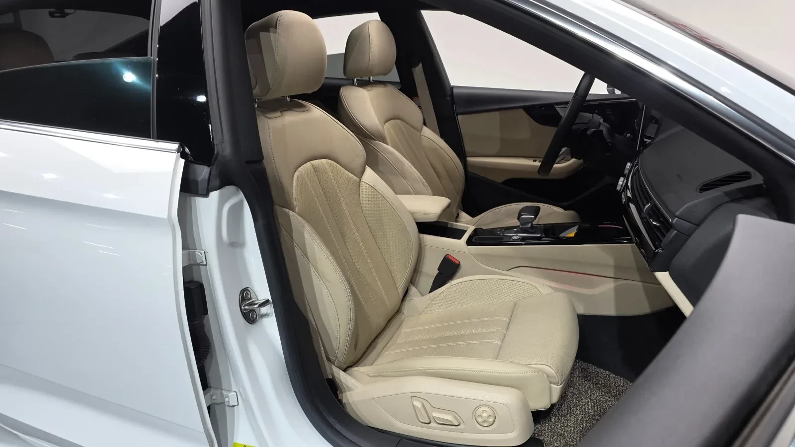 Audi A5 Premium* Quattro* TDI* HeadUp* Camera* Navi, снимка 12 - Автомобили и джипове - 54842743
