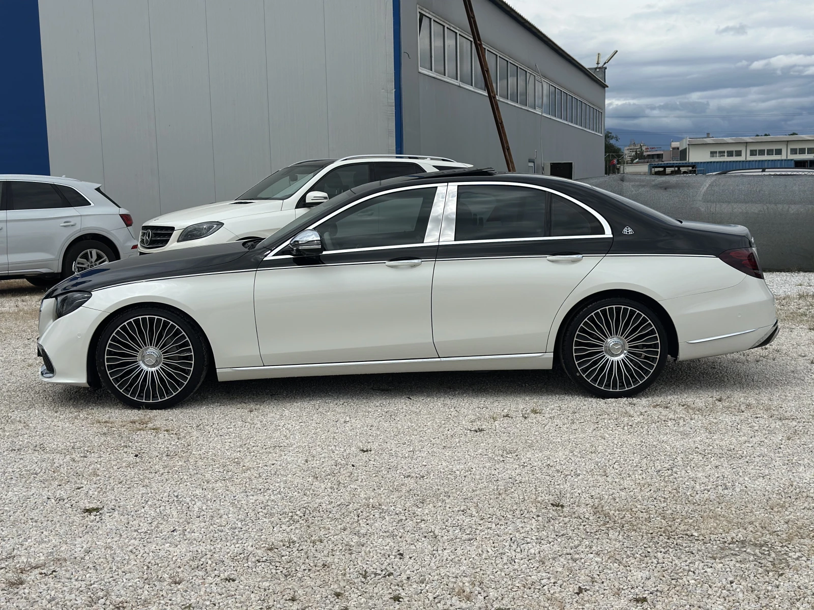 Mercedes-Benz E 350 MAYBACH| FULL| BURMESTER| ПАНОРАМА| ТОП СЪСТОЯНИЕ , снимка 3 - Автомобили и джипове - 54884090