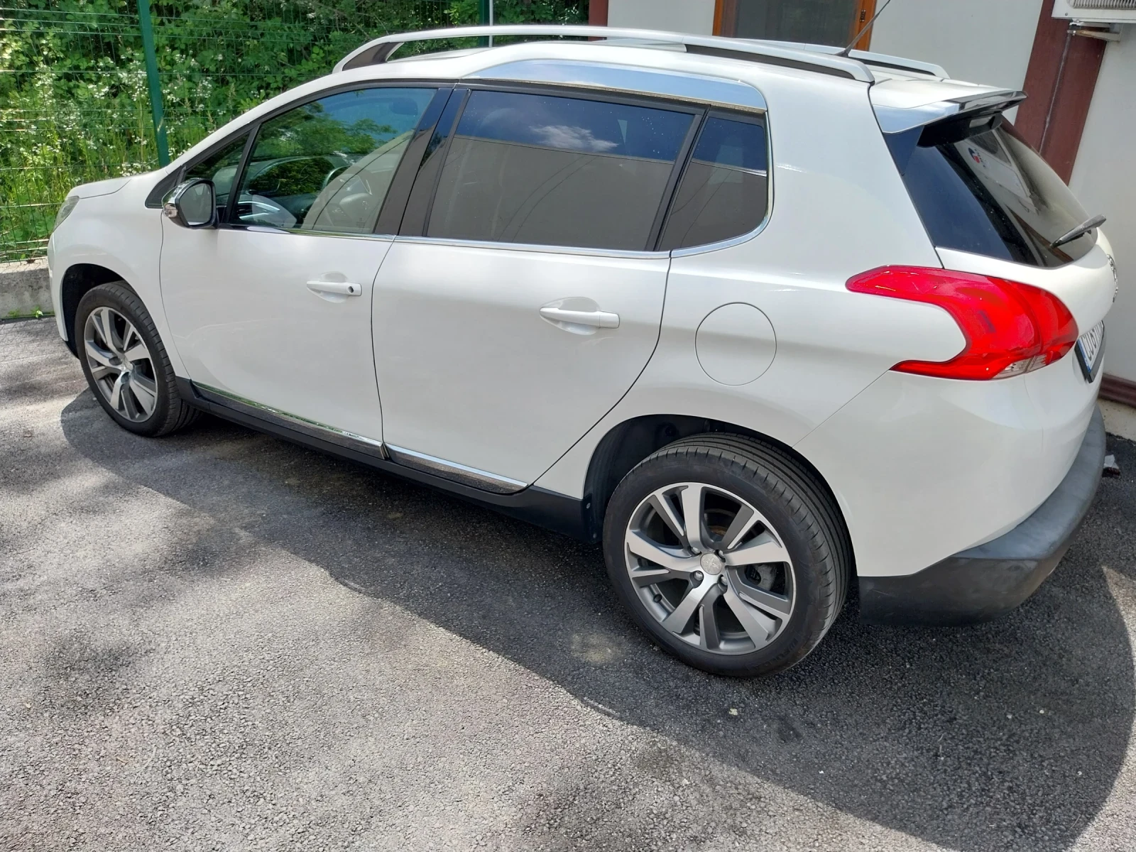 Peugeot 2008 Allure, снимка 4 - Автомобили и джипове - 54981097