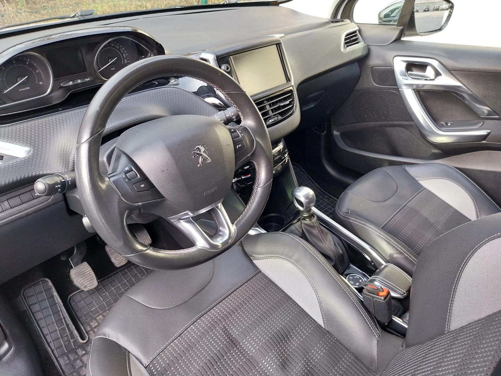 Peugeot 2008 Allure, снимка 8 - Автомобили и джипове - 54981097