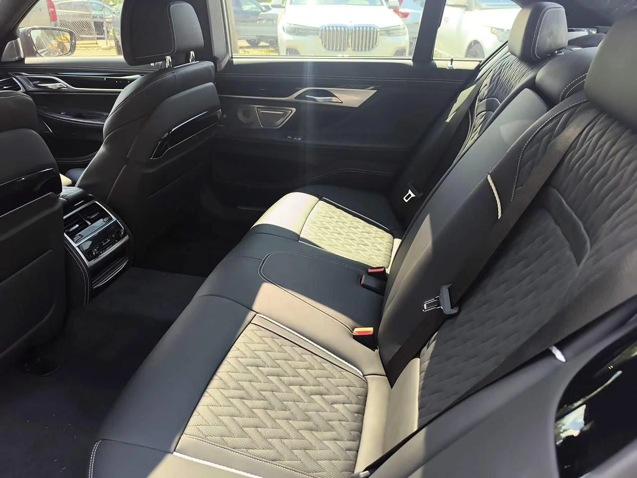 BMW 750 4.4l Xi, снимка 12 - Автомобили и джипове - 55277638