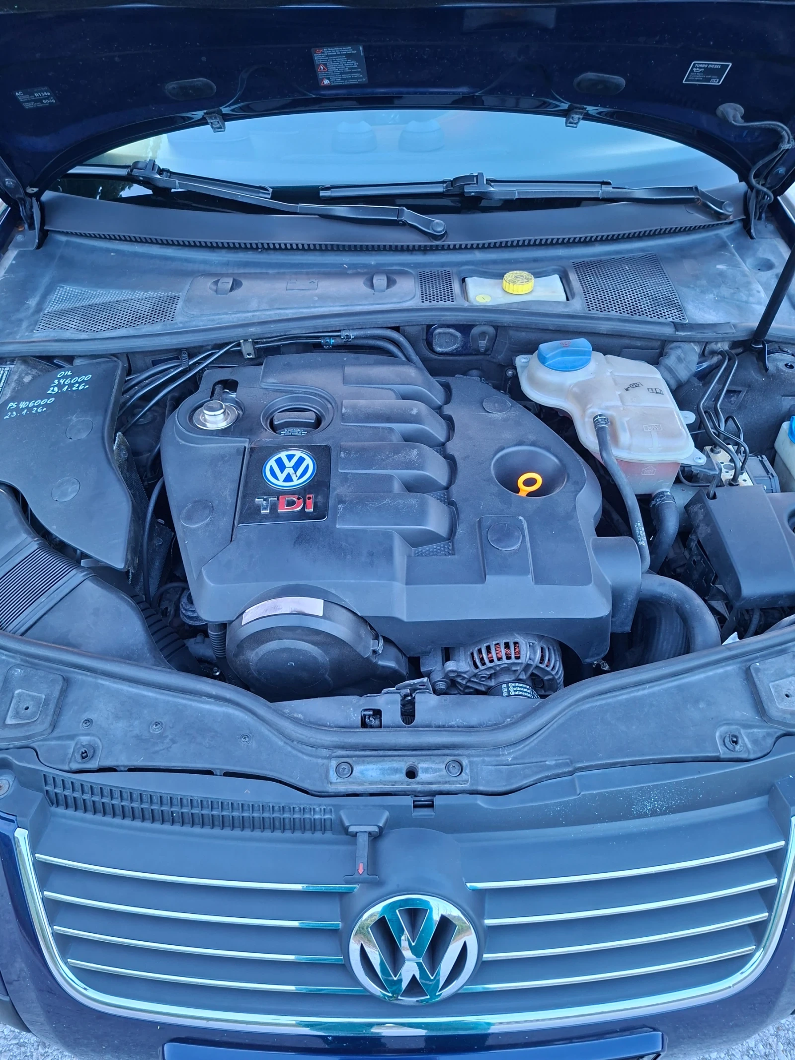 VW Passat лек, снимка 14 - Автомобили и джипове - 55425544