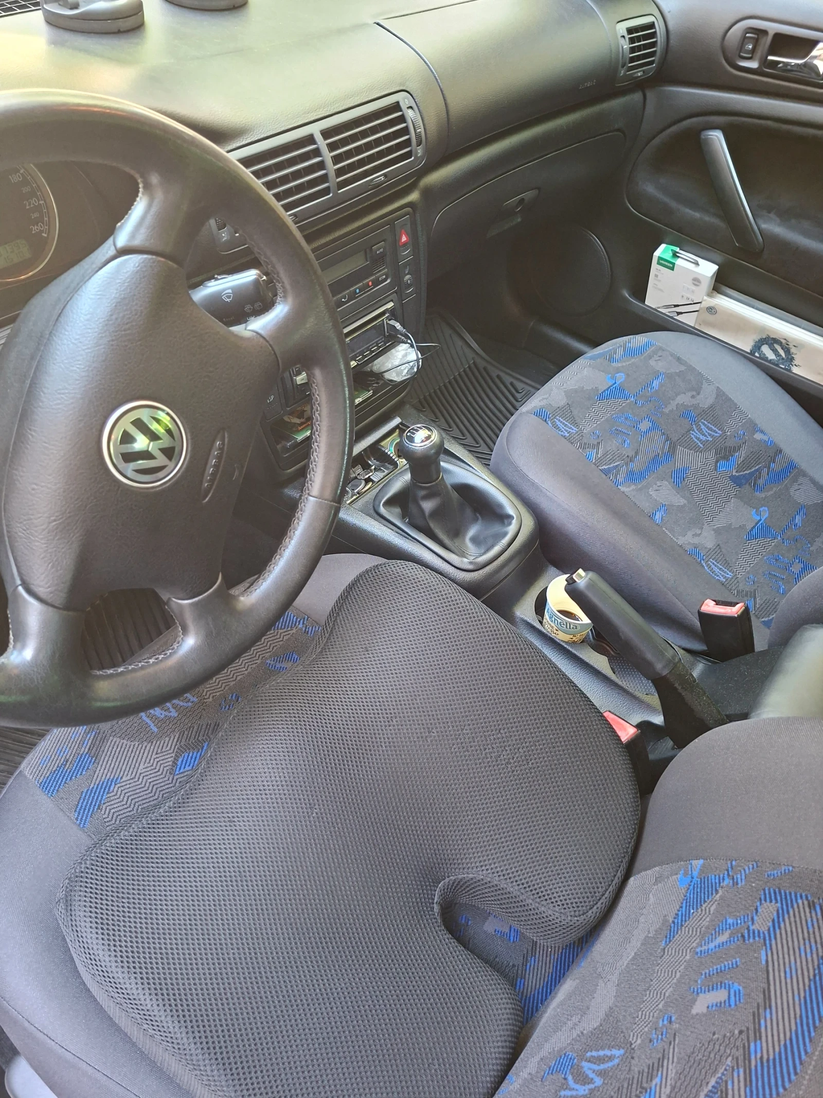 VW Passat лек, снимка 15 - Автомобили и джипове - 55495403