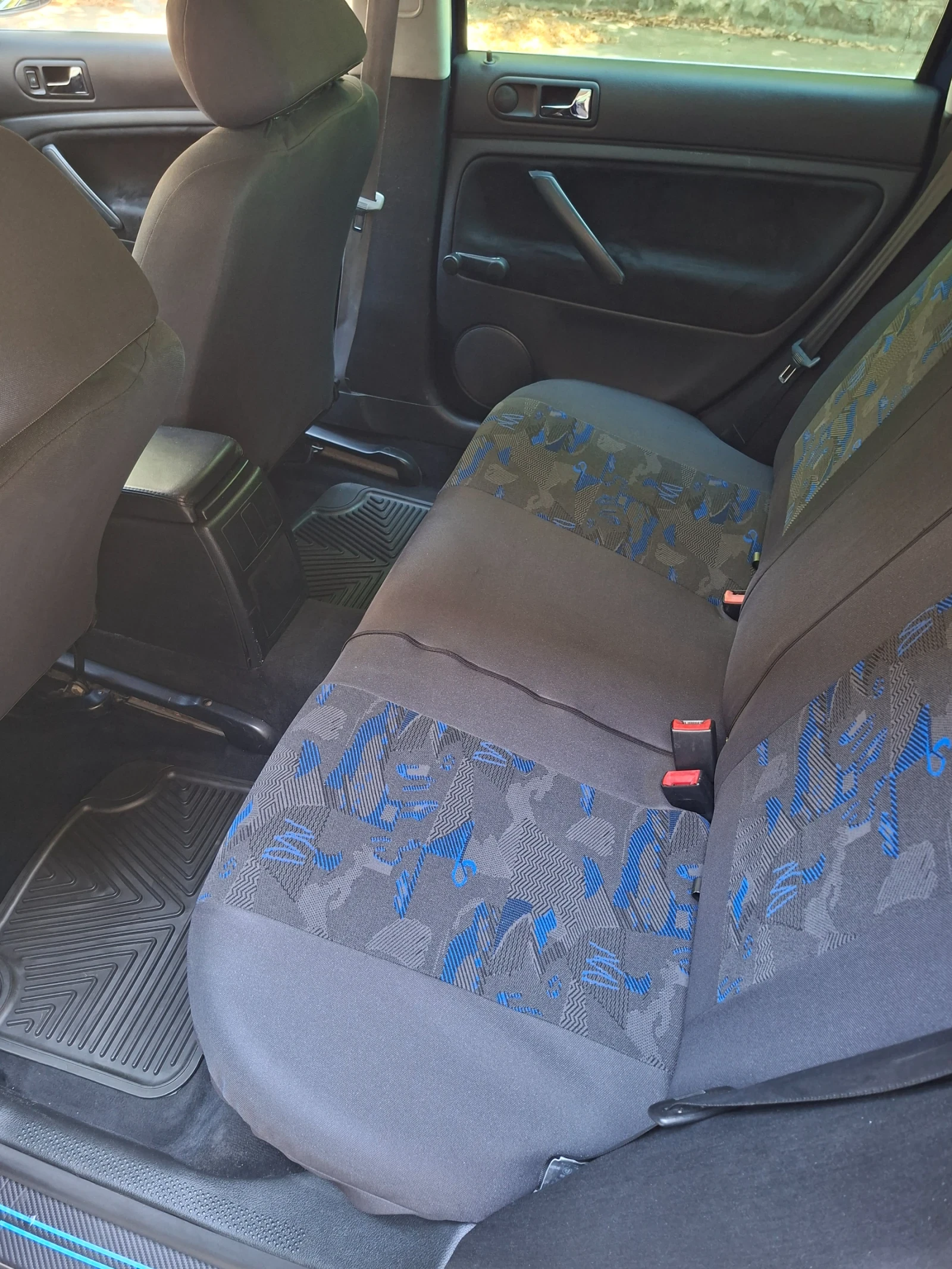VW Passat лек, снимка 7 - Автомобили и джипове - 55495403