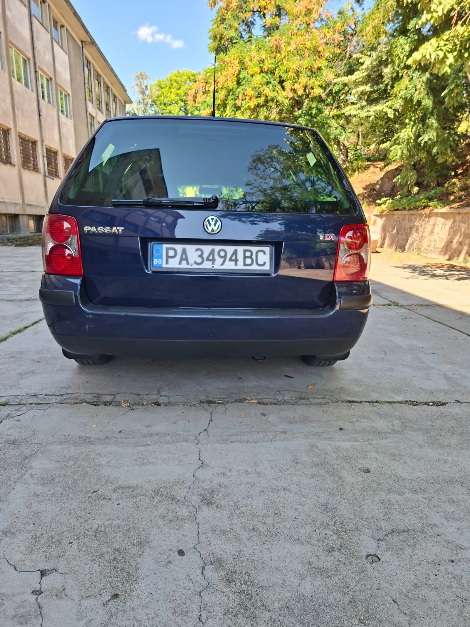 VW Passat лек, снимка 2 - Автомобили и джипове - 55495403