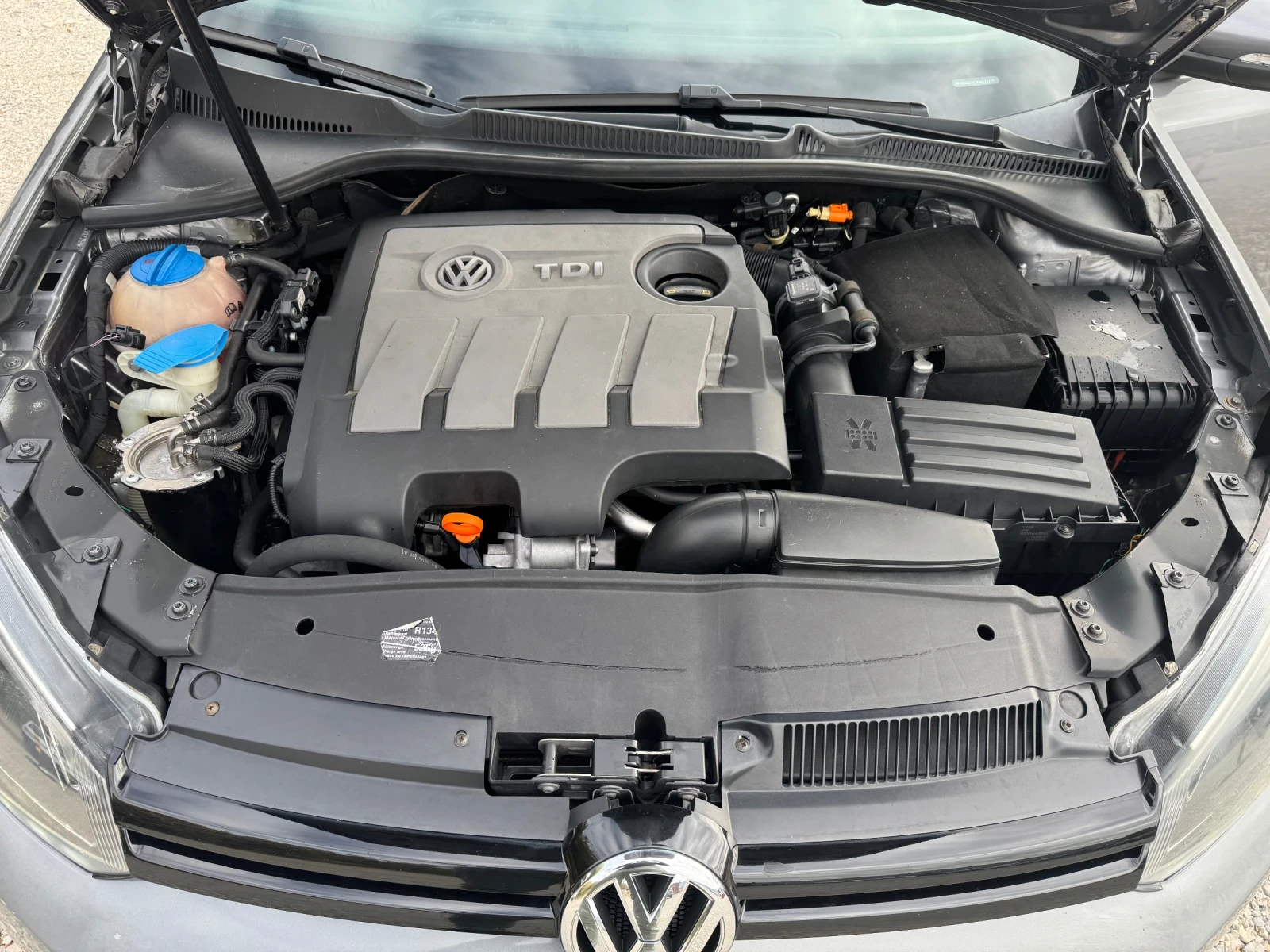 VW Golf 1.6tdi, снимка 10 - Автомобили и джипове - 56461014