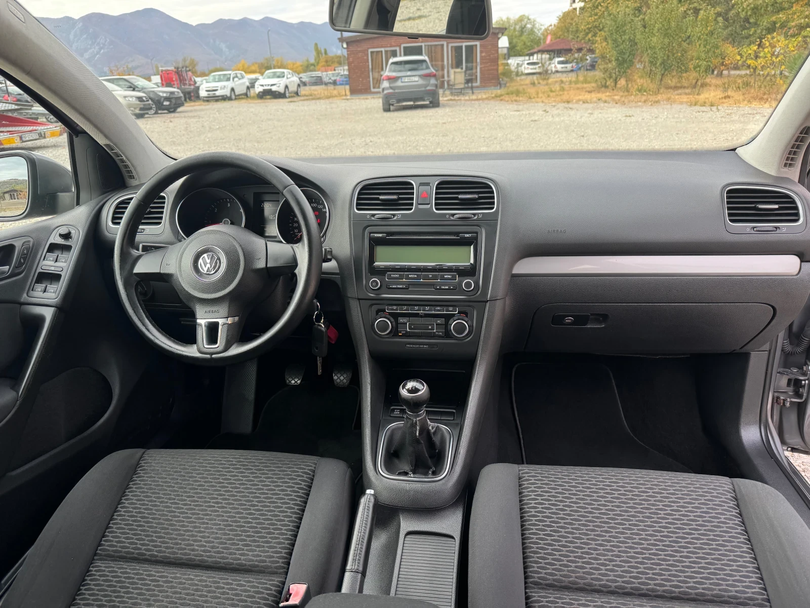 VW Golf 1.6tdi, снимка 7 - Автомобили и джипове - 56461014