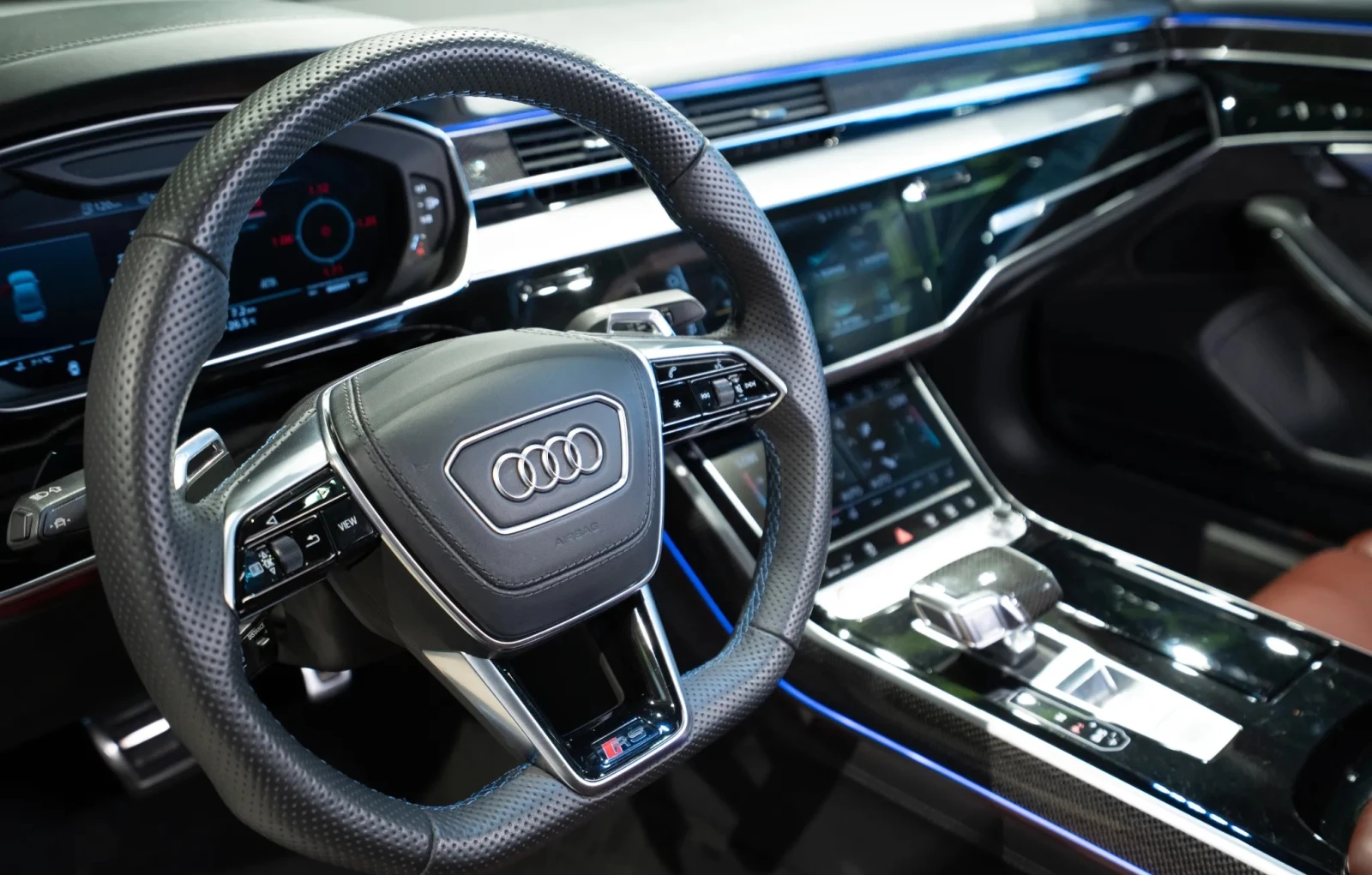 Audi S8 4.0 V8 TFSI quattro, снимка 15 - Автомобили и джипове - 56655714