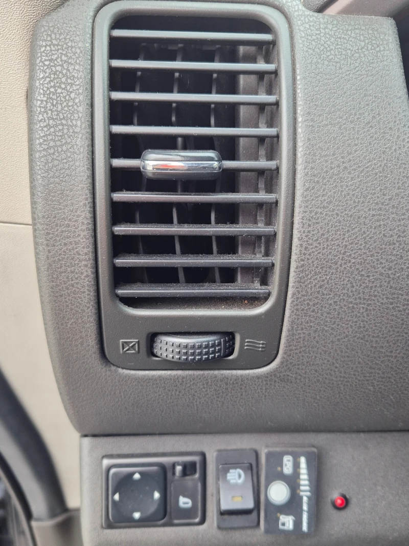 Nissan Pathfinder, снимка 11 - Автомобили и джипове - 52475597