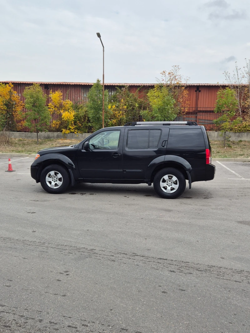 Nissan Pathfinder, снимка 4 - Автомобили и джипове - 52475597