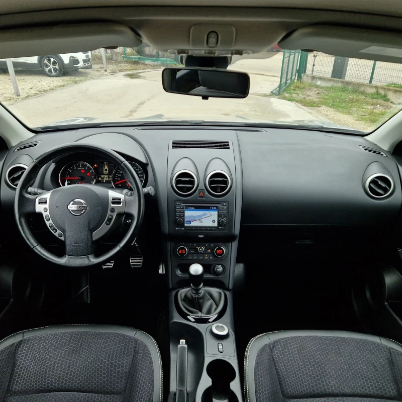 Nissan Qashqai 2.0 4Х4 7-МЕСТА/НАВИ/КАМЕРА360/ПАНОРАМА/ШВЕЙЦАРИЯ , снимка 13 - Автомобили и джипове - 52651236