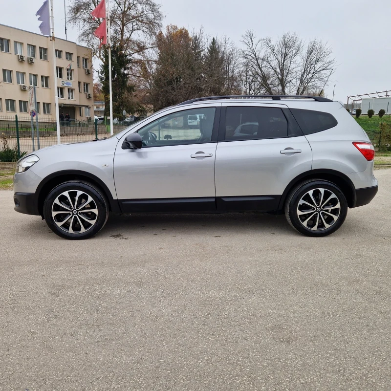 Nissan Qashqai 2.0 4Х4 7-МЕСТА/НАВИ/КАМЕРА360/ПАНОРАМА/ШВЕЙЦАРИЯ , снимка 4 - Автомобили и джипове - 52651236