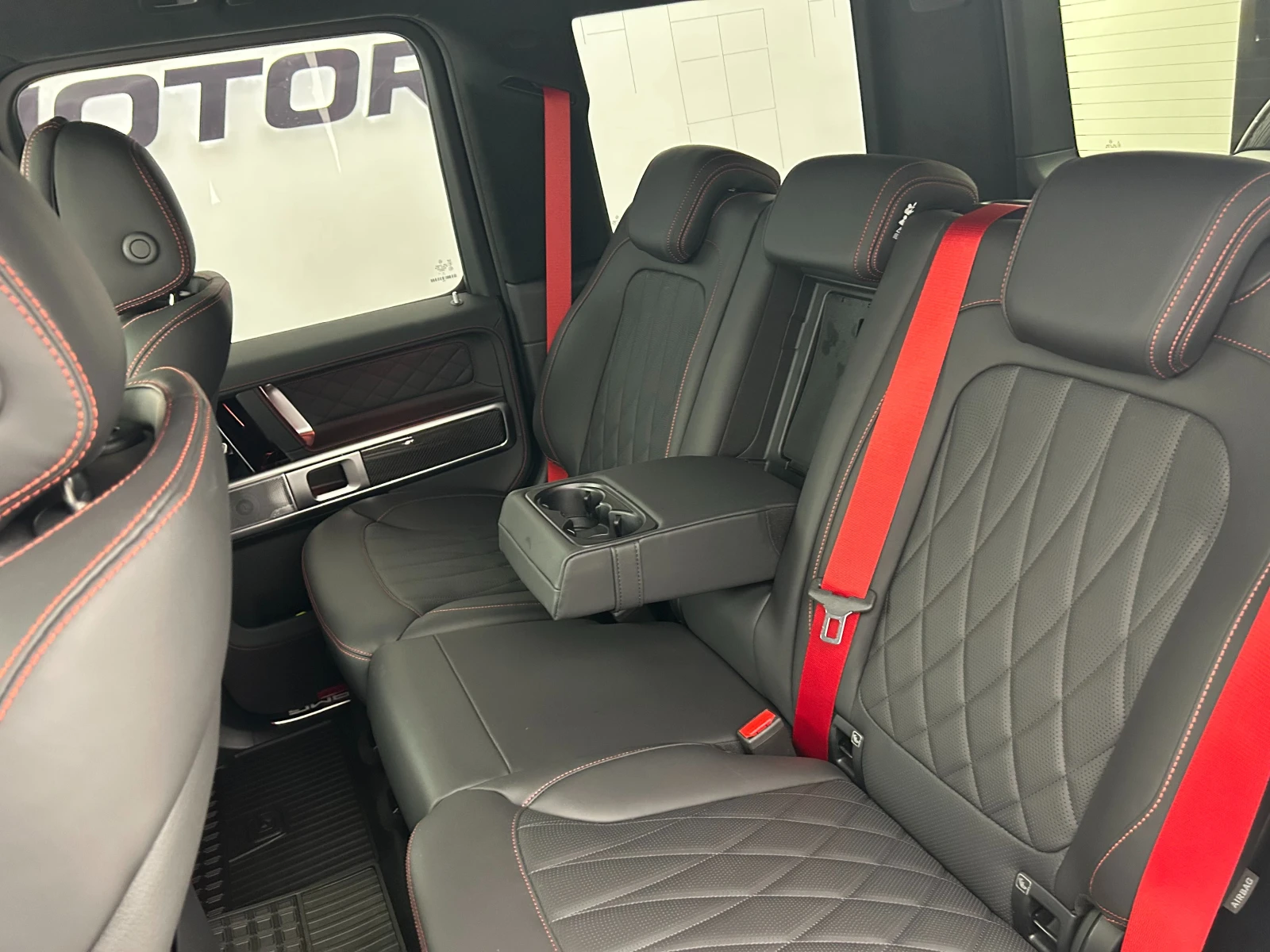 Mercedes-Benz G 63 AMG MANUFAKTUR  - изображение 10