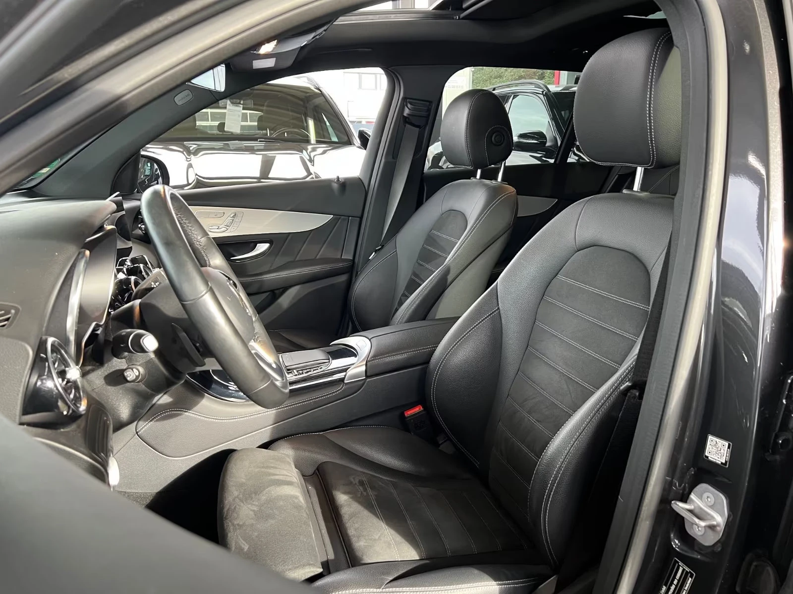 Mercedes-Benz GLC 400 d/4MATIC/330HP/AMG-LINE/PANO/HUD/CAM/MEMO/AHK/852g - изображение 5