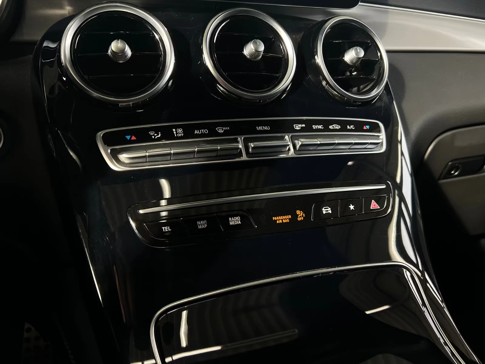 Mercedes-Benz GLC 400 d/4MATIC/330HP/AMG-LINE/PANO/HUD/CAM/MEMO/AHK/852g | Mobile.bg � ����������� 11