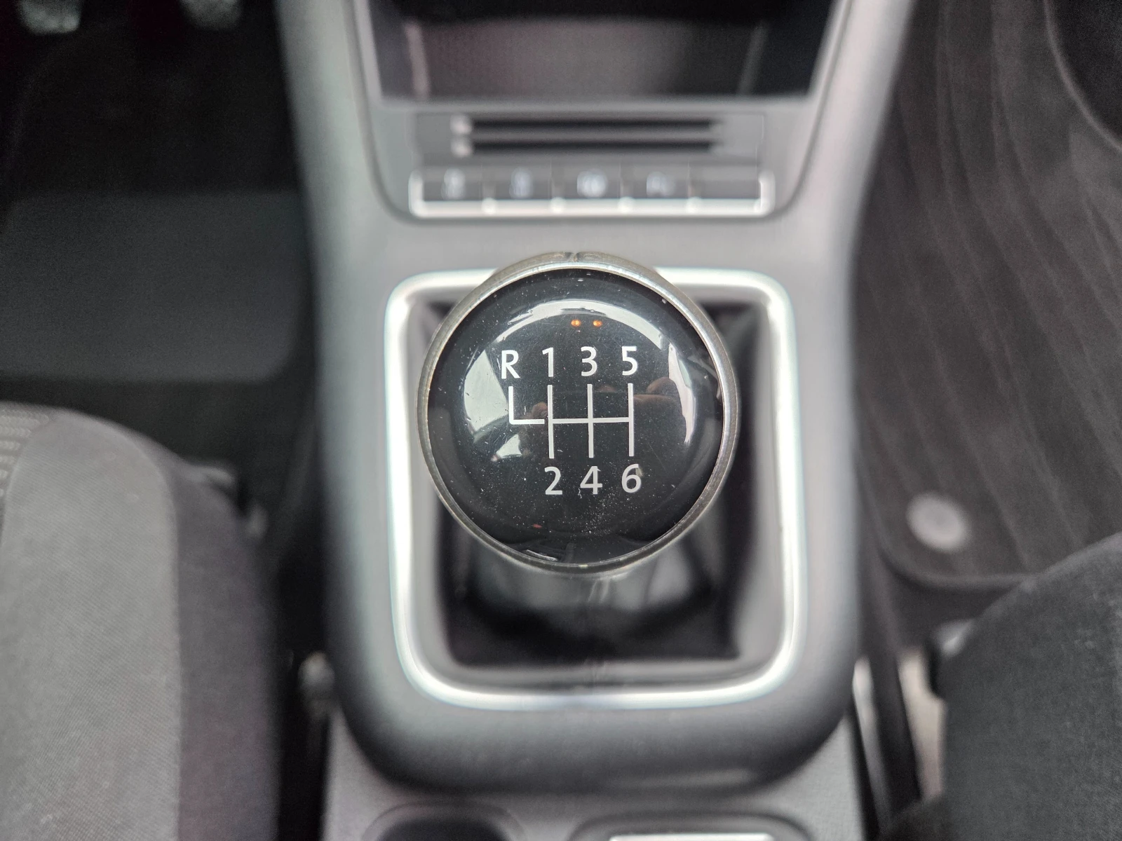 VW Tiguan 2.0TDI лизинг, снимка 12 - Автомобили и джипове - 54169304