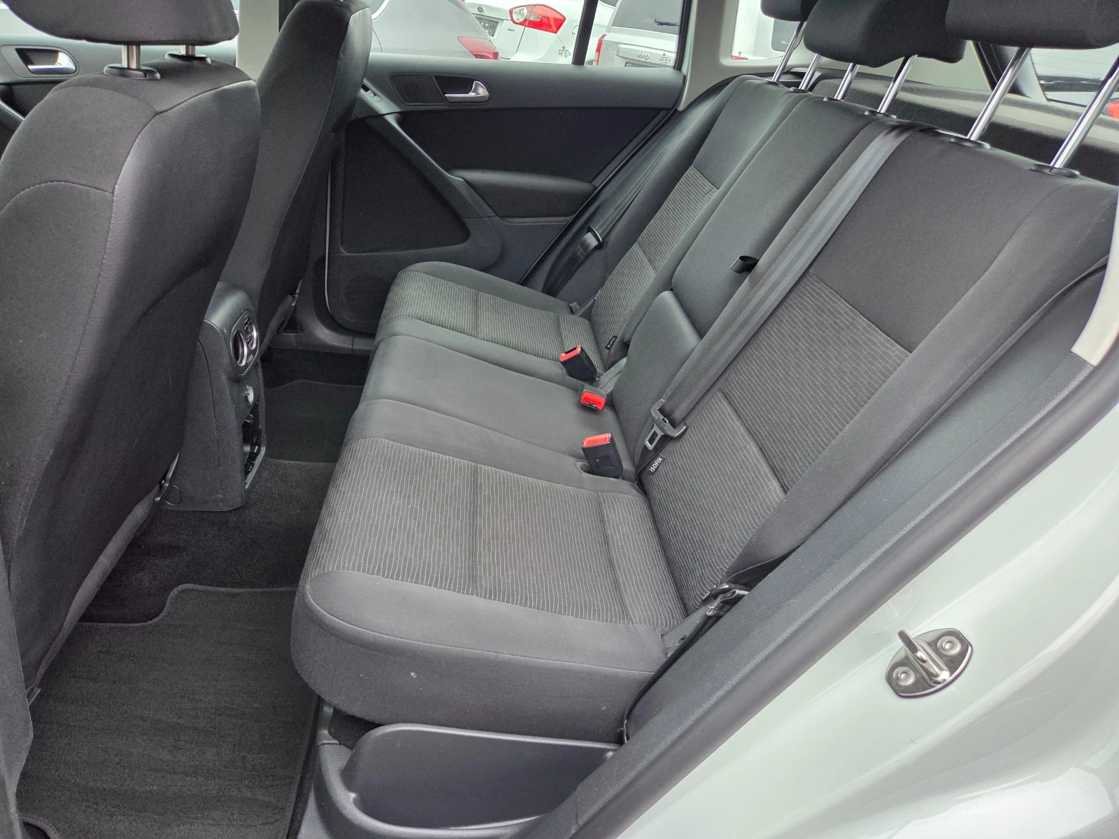 VW Tiguan 2.0TDI лизинг, снимка 10 - Автомобили и джипове - 54169304