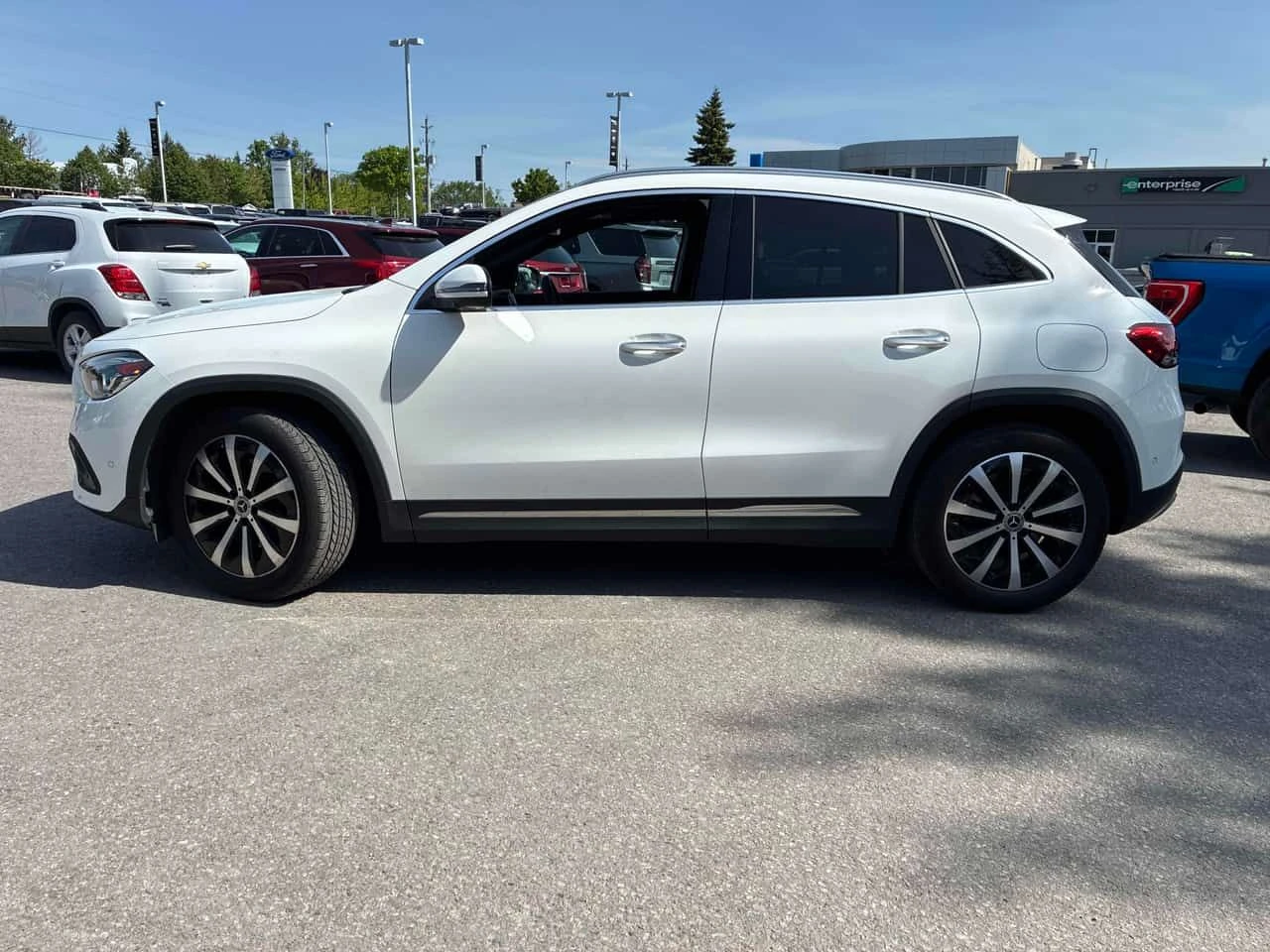 Mercedes-Benz GLA * 250 * CARFAX * БЕЗ ПЪРВОНАЧАЛНА ВНОСКА, снимка 2 - Автомобили и джипове - 54788162