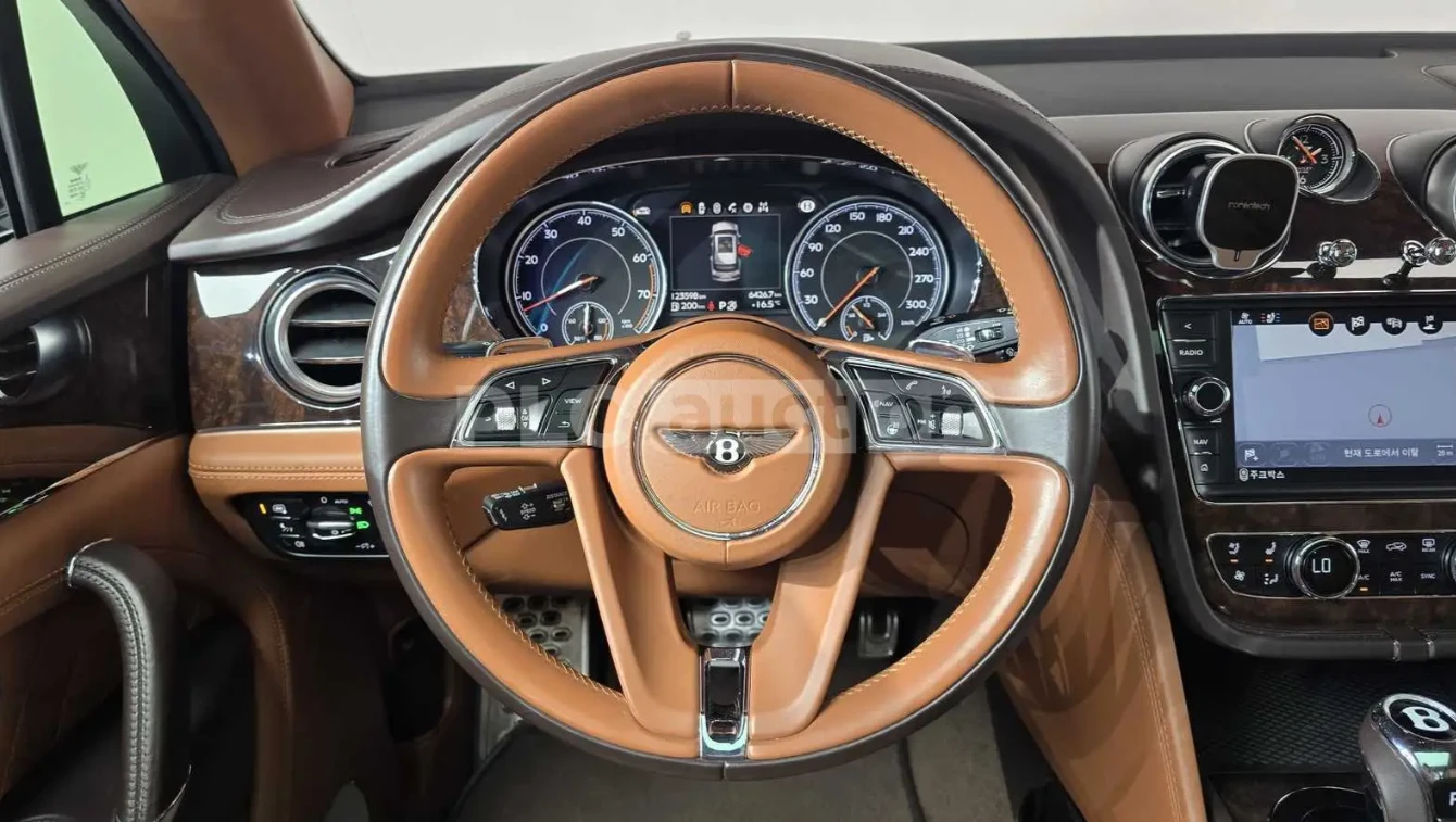 Bentley Bentayga, снимка 9 - Автомобили и джипове - 54835188