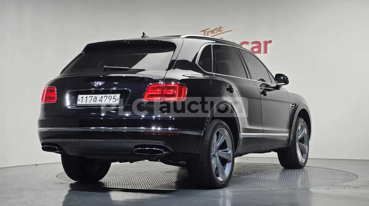 Bentley Bentayga, снимка 2 - Автомобили и джипове - 54835188