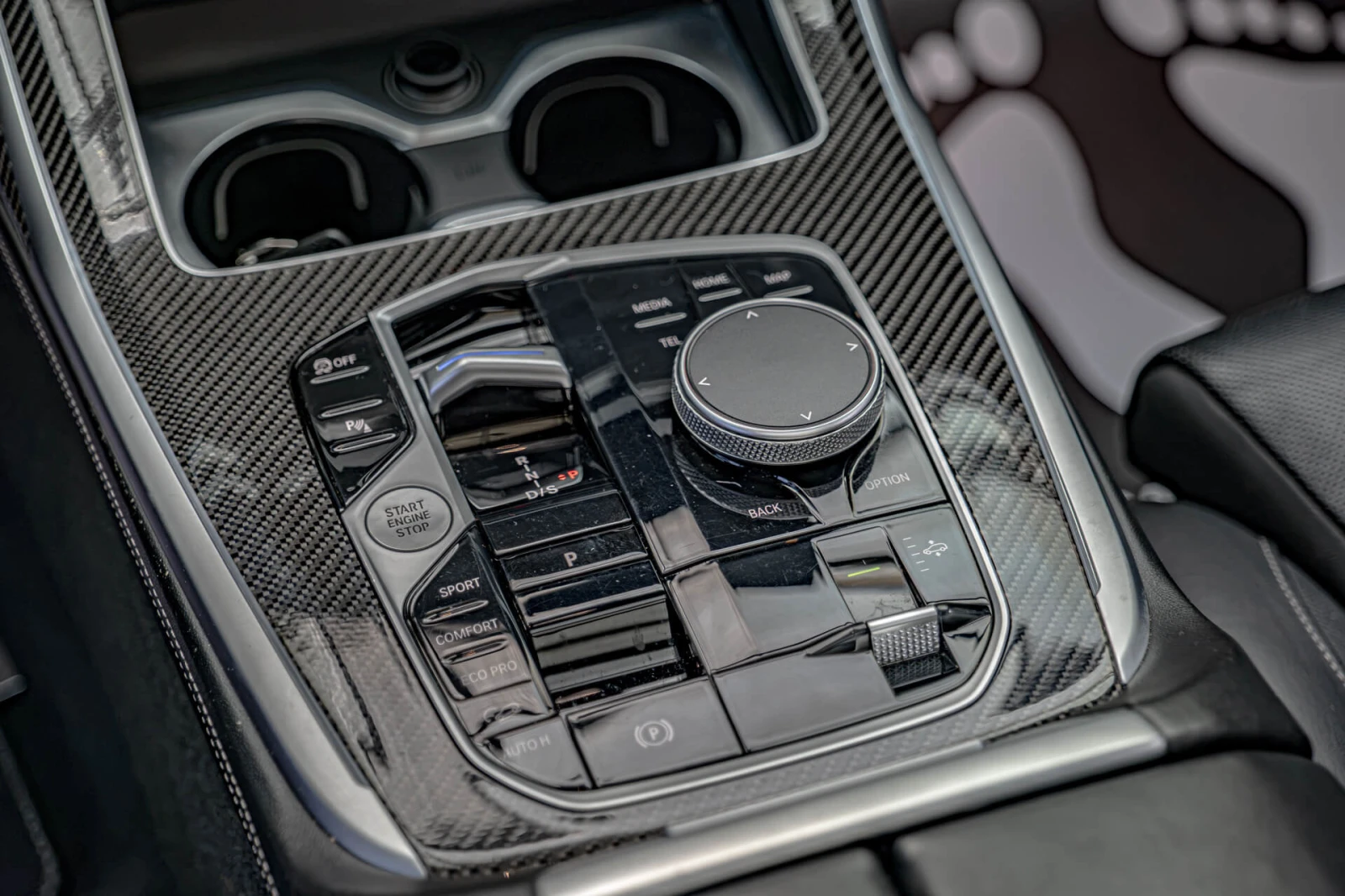BMW X7 M60I/Harman Kardon/Панорама/Камера 360/Карбон/Aero, снимка 13 - Автомобили и джипове - 55936214