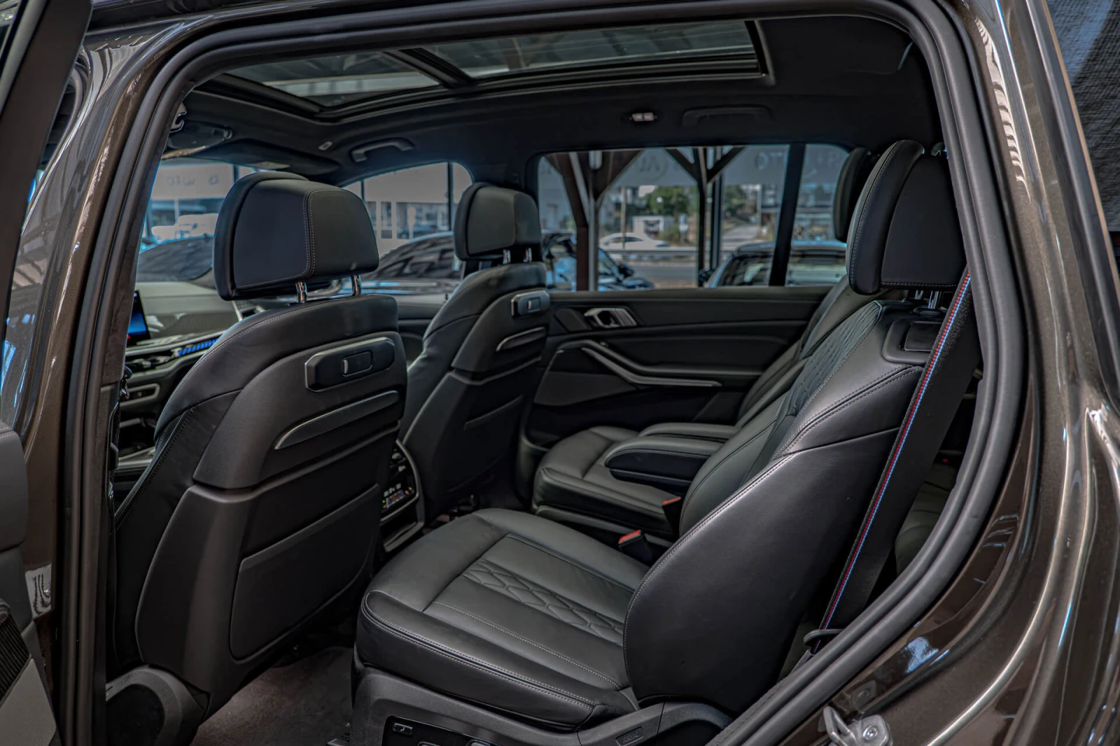 BMW X7 M60I/Harman Kardon/Панорама/Камера 360/Карбон/Aero, снимка 10 - Автомобили и джипове - 55936214