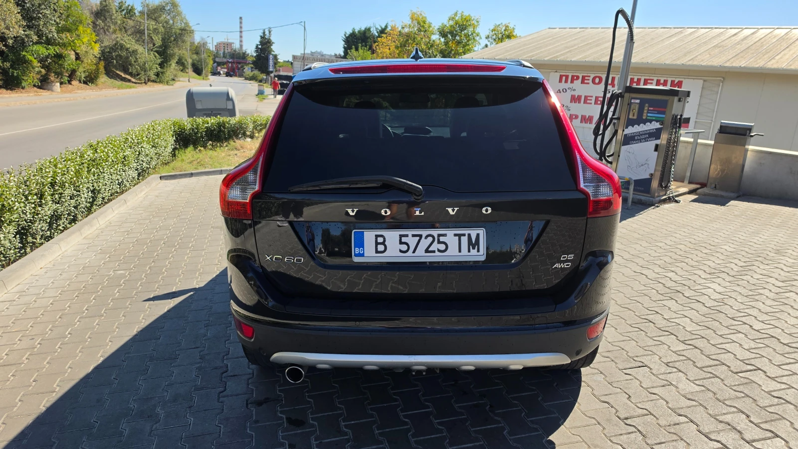 Volvo XC60 2.4 D5 AWD, снимка 4 - Автомобили и джипове - 56352230